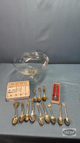 8IN ETCHED GLASS PEDESTAL BOWL