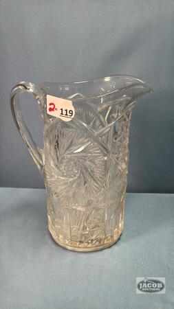 PINWHEEL PATTERNED 9IN GLASS PITCHER
