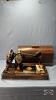 HAND CRANK SINGER SEWING MACHINE IN WOODEN CASE