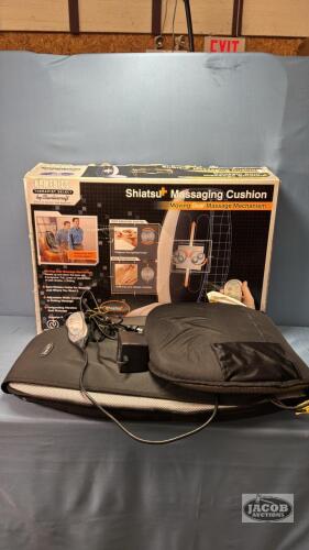 HOMEDICS MASSAGING CUSHION WITH REMOTE