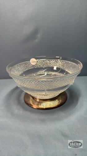9IN SERVING BOWL WITH SILVER PLATE BASE