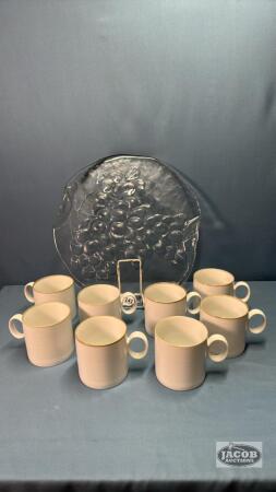 14IN GLASS SERVING PLATE WITH (8) GERMAN MUGS