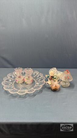PLASTIC DEVILED EGG DISH WITH ASSORTED LOT