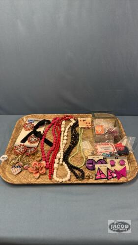 ASSORTMENT OF JEWELRY