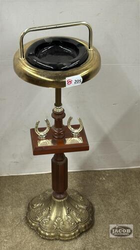 25IN TALL HORSE SHOE TROPHY ASH TRAY