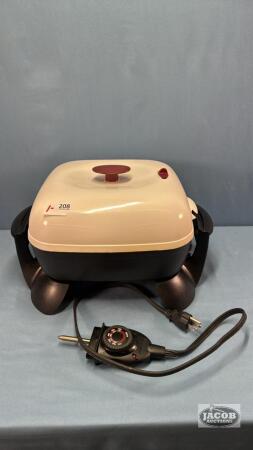 BLACK AND DECKER ELECTRIC FRY PAN