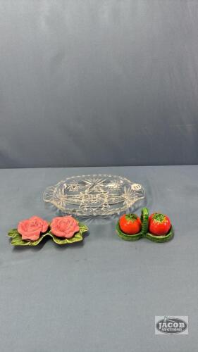 (2) PAIR OF SALT AND PEPPER IN GLASS RELISH DISH