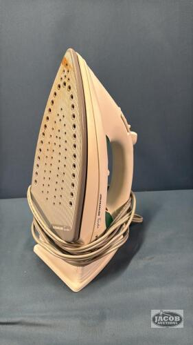 ULTRAGLIDE STEAM IRON