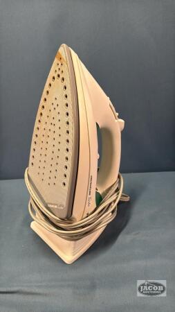 ULTRAGLIDE STEAM IRON