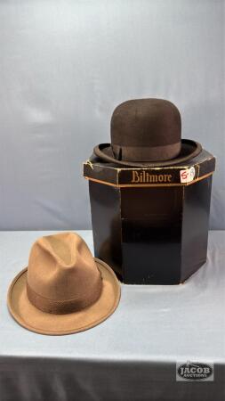 BILTOMORE HAT BOX WITH (2) VINTAGE FELT HATS