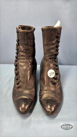 VINTAGE PAIR OF LADIES HIGH SHOES