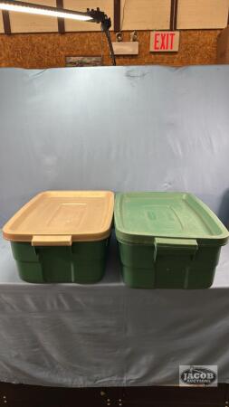 (2) ROUGHNECK RUBBERMAID TOTES WITH LIDS