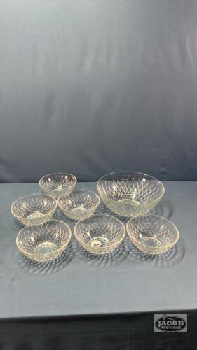 SET OF STARBURST PATTERN BOWLS