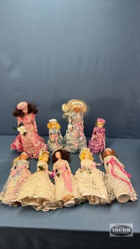 APPROX. (9) 10IN DOLLS