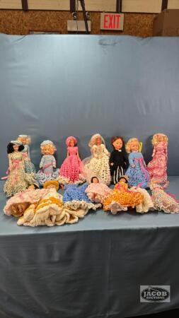 (16) APPROX. 10IN DOLLS