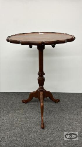MAHOGONY 19IN WIDE PEDESTAL TILT TABLE
