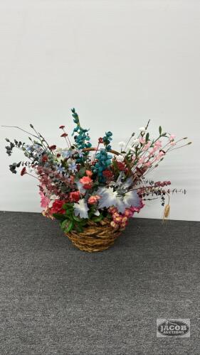 WICKER BASKET FLORAL ARRANGMENT