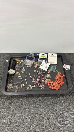 QUANITITY OF JEWELRY