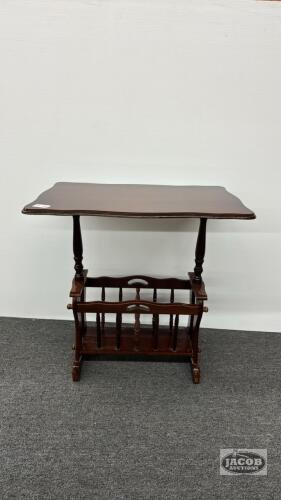 MAHOGONY MEGAZINE TABLE