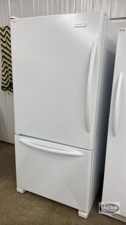 KITCHEN AID FRIDGE WITH BOTTOM FREEZER DRAWER