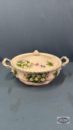 ROYAL ALBERT TRILLIUM PATTERN 9IN COVERED BOWL