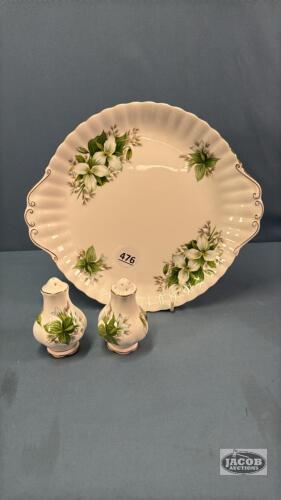 ROYAL ALBERT TRILLUM PATTERN 10IN SERVING PLATE