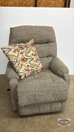 UPHOLSTERED RECLINER