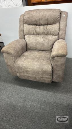 OVERSIZED LA-Z-BOY RECLINER (SEE NOTE)