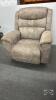 OVERSIZED LA-Z-BOY RECLINER (SEE NOTE)