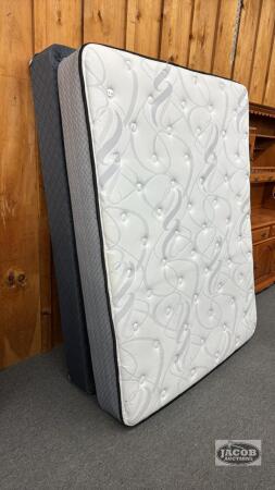 QUEEN SIZED UNMATCHED BOX SPRING AND MATTRESS
