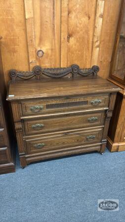 (3) DRAWER CHEST