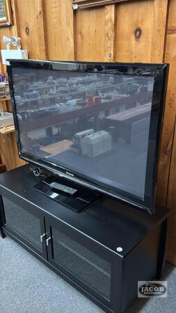 PANASONIC 50IN FLAT SCREEN T.V WITH REMOTE