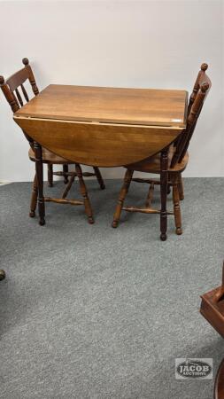 SMALL WOODEN DINETTE SET WITH TABLE AND 2 CHAIRS