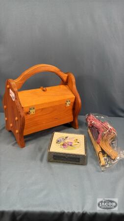 WOODEN SEWING CHEST 10IN LONG