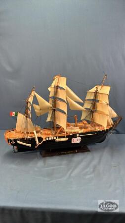 PLASTIC MODEL SCHOONER SHIP