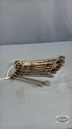 (8) MAXIMUM SAE. GEAR WRENCHES
