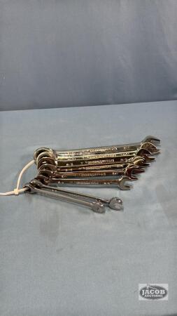 (8) MAXIMUM SAE. GEAR WRENCHES