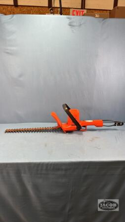 BLACK AND DECKER 16IN ELECTRIC HEDGE TRIMMER