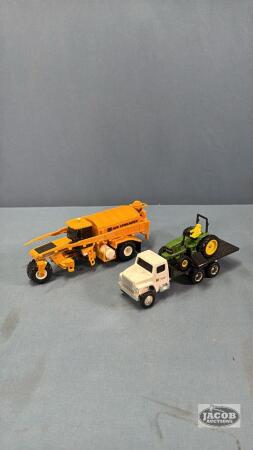 ERTL 1/64 LOT