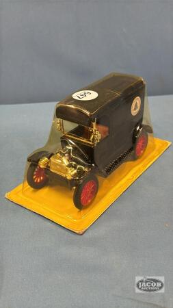 1913 FORD MODEL T BELL TELEPHONE COMPANY TRUCK