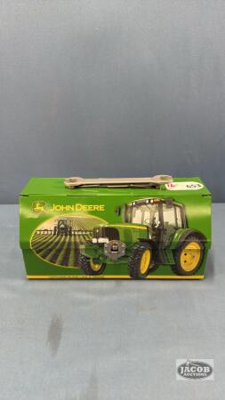 JOHN DEERE METAL LUNCH BOX