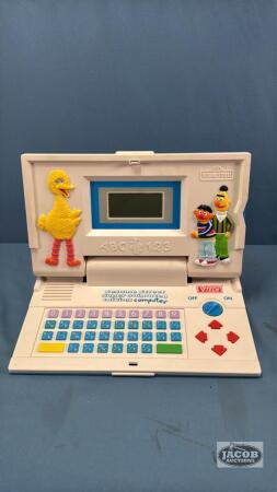 SESAME STREET SUPER ANIMATED TALKING COMPUTER