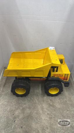 16IN METAL TONKA DUMP TRUCK