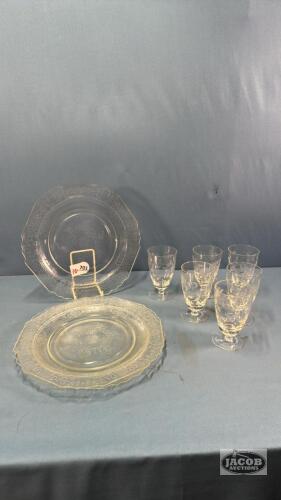 ASSORTED GLASSWARE LOT