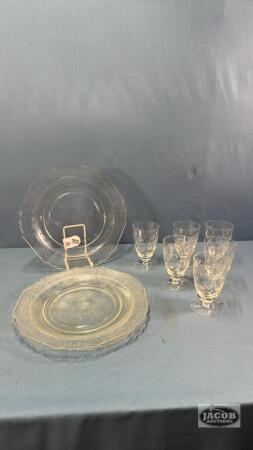 ASSORTED GLASSWARE LOT