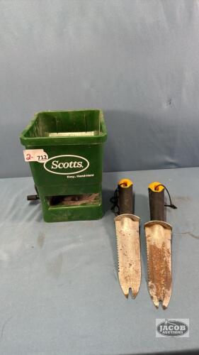 SCOTTS HAND HELD GRASS SEEDER