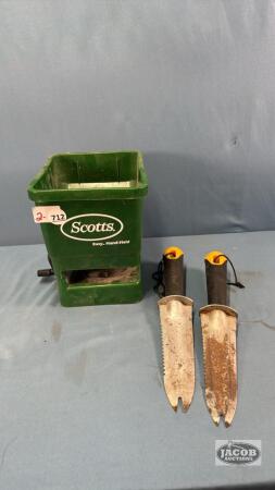 SCOTTS HAND HELD GRASS SEEDER