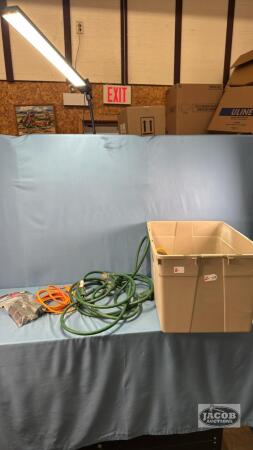 EXTENSION CORD LOT IN TOTE
