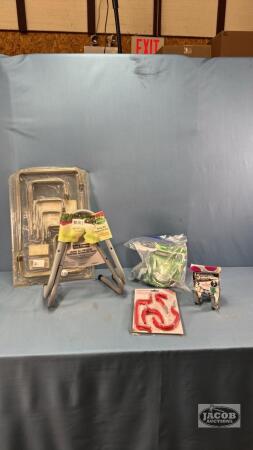 STORAGE HOOK LOT