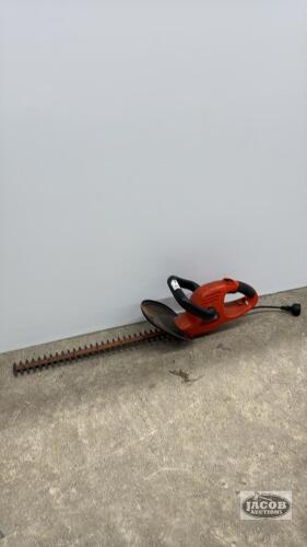 BLACK AND DECKER ELECTRIC 21IN HEDGE TRIMMER